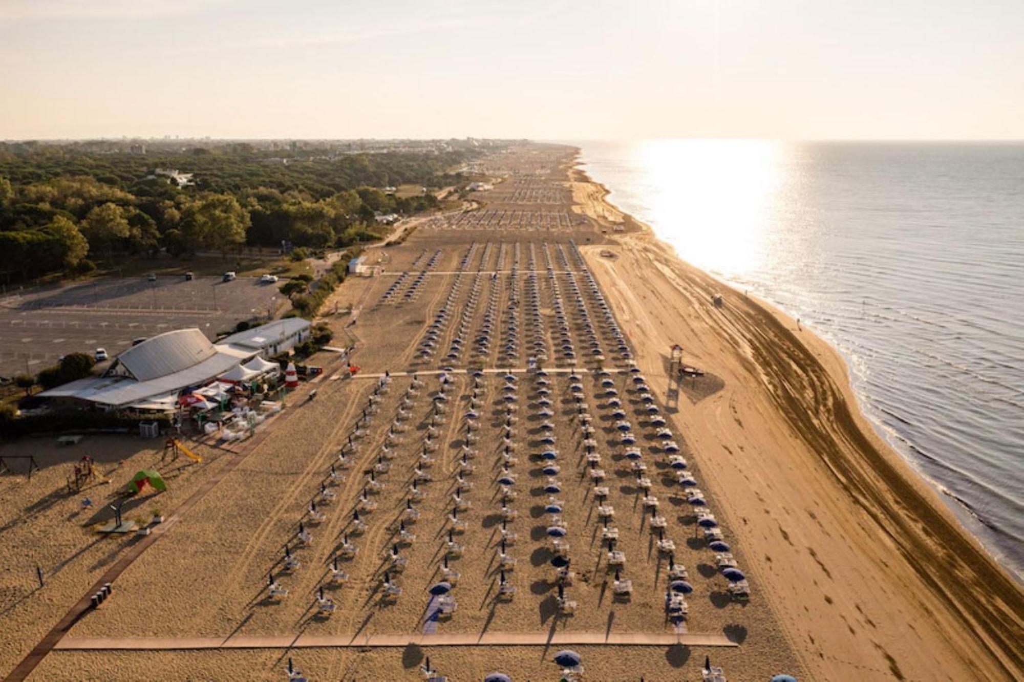 Adorable Flat 250 M From The Bibione