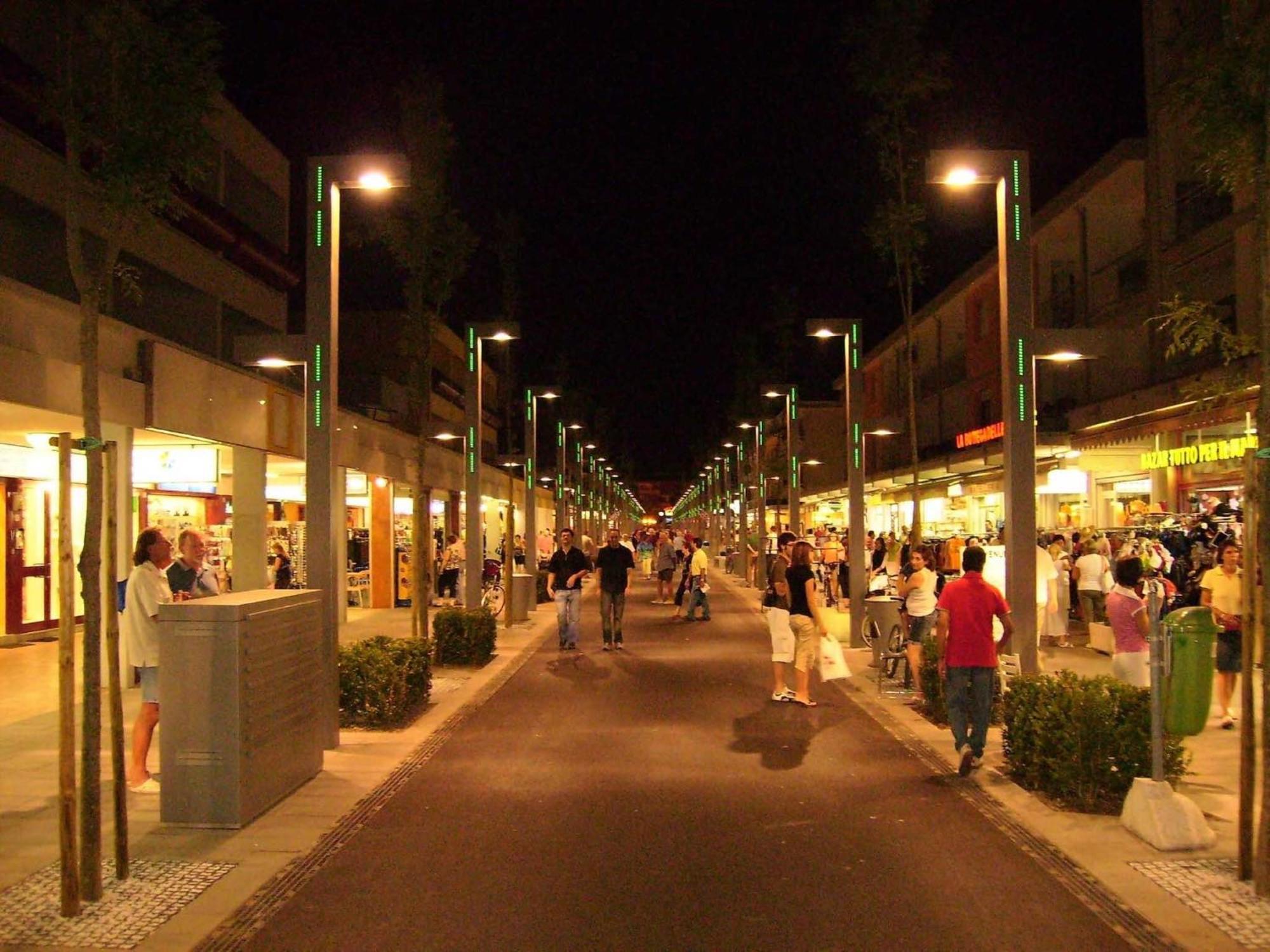 Adorable Flat 250 M From The Bibione