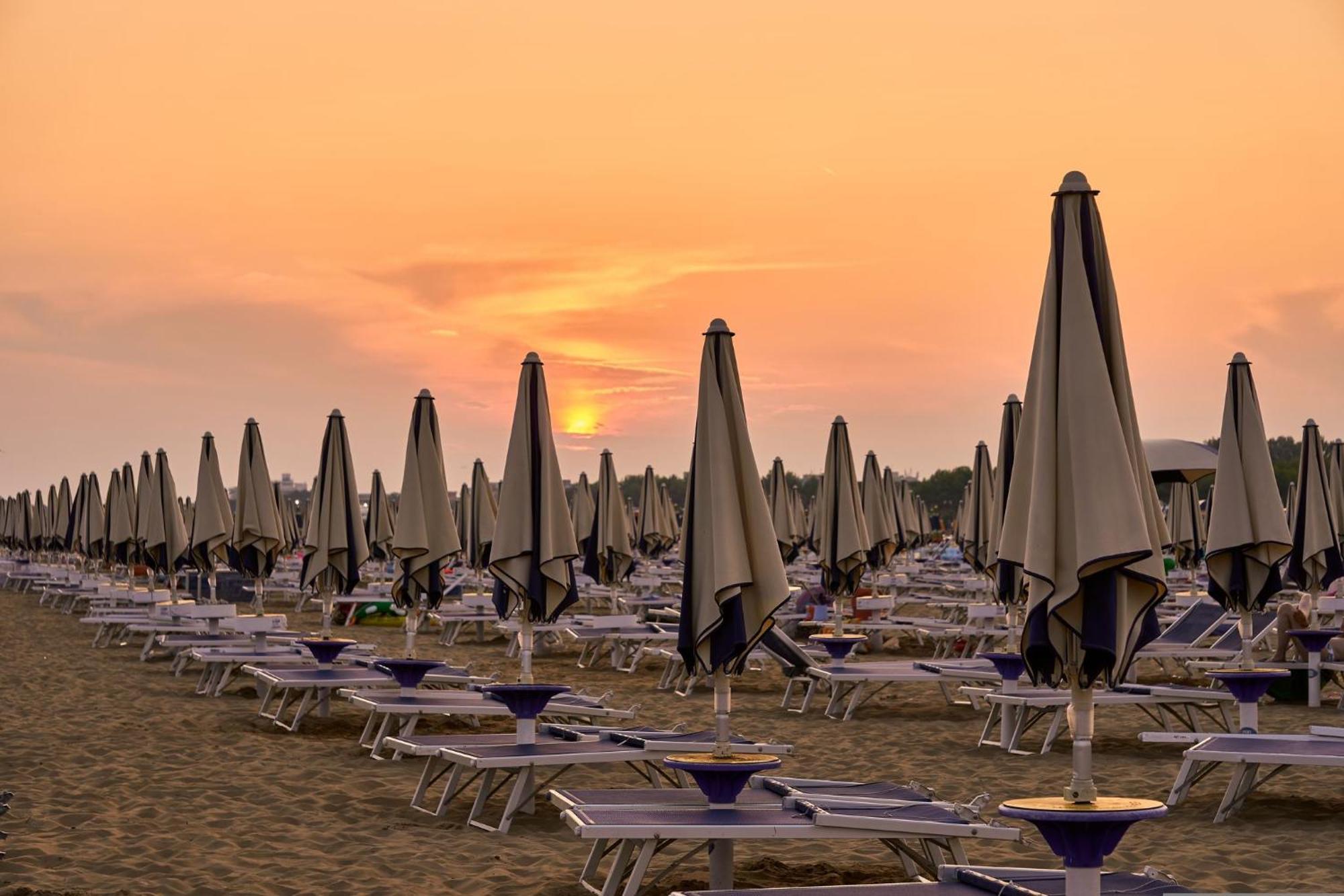 Adorable Flat 250 M From The * Bibione